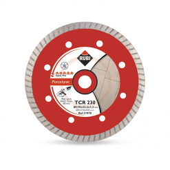 Werkzeuge – Qualität für Profis Rot-silbernes Kreissägeblatt mit der Aufschrift RUBI DIAMANTSCHEIBE TCR 180 SUPERPRO, konzipiert für präzises Porzellanschneiden. Entdecken Sie unser Sortiment, um günstige Elektrowerkzeuge zu finden und Ihren Werkzeugkasten noch heute zu erweitern. Jetzt kaufen