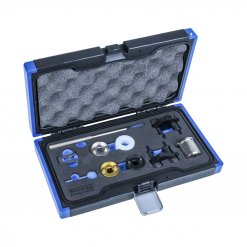 Werkzeuge – Qualität für Profis Der Condor Motoreinstell-Werkzeug-Satz für VAG 1,8 + 2,0 L TFSI / TSI ist ein blau-schwarzer Schutzkoffer, der mit verschiedenen Präzisionswerkzeugen und -komponenten gefüllt ist und sich damit ideal für Heimwerker eignet. Diese professionellen Werkzeuge sind übersichtlich in Schaumstoffausschnitten untergebracht und eignen sich perfekt für alle, die hochwertige Ausrüstung suchen. Jetzt kaufen