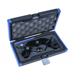 Werkzeuge – Qualität für Profis Ein Werkzeugsatz in einem blau-schwarzen Koffer mit Schaumstoffpolsterung, bestehend aus dem Condor Motoreinstell-Werkzeug-Satz für Audi 3.0 V6 Benzin mit verschiedenen Aufsätzen und Zubehör. Perfekt für alle, die hochwertiges Werkzeug zu einem unschlagbaren Preis kaufen möchten. Jetzt kaufen