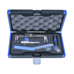 Werkzeuge – Qualität für Profis Der schwarz-blaue Werkzeugkoffer lässt sich öffnen und bietet Platz für den Condor Motoreinstell-Werkzeug-Satz, Renault 2.0 16 V und 2.5 20 V, mit verschiedenen Fahrradwerkzeugen aus Metall und Schaumstoffpolsterung im Inneren – perfekt für alle, die ein Werkzeug kaufen oder ihre Sammlung um einen Schraubenschlüssel-Satz erweitern möchten. Jetzt kaufen