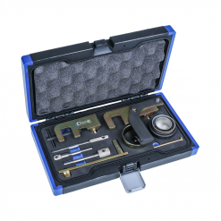 Werkzeuge – Qualität für Profis Ein blau-schwarzer Kunststoffkoffer mit einer Vielzahl an Kfz-Werkzeugen, darunter Stecknüsse, Schraubenschlüssel und Beschläge, sauber sortiert in Schaumstofffächern – die perfekte Ergänzung zu Ihrem Condor Motoreinstell-Werkzeug-Satz für Renault Common Rail-Sammlung. Jetzt kaufen