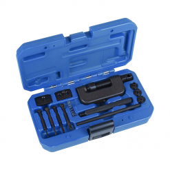 Werkzeuge – Qualität für Profis Das Condor Motorradketten Trenn- und Nietwerkzeug ist ein vielseitiges Set, das in einem praktischen blauen Kunststoffkoffer mit Griff geliefert wird. Es enthält verschiedene schwarze Metallwerkzeuge, wie beispielsweise Dorne und einen Kettentrenner, perfekt für alle, die ein umfassendes Schraubenschlüssel-Set kaufen möchten. Jetzt kaufen