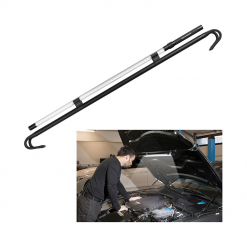 Werkzeuge – Qualität für Profis Unter einer hellen Condor-Stoßdämpfer-Zapfenschlüssel-, Mercedes-Benz-Arbeitsleuchte mit Haken arbeitet ein Mann an einem Automotor. In der Nähe verstärken ein isoliertes Bild der Leuchte und eine Anleitung zum Schraubenschlüssel-Set kaufen das professionelle Flair der Szene. Jetzt kaufen