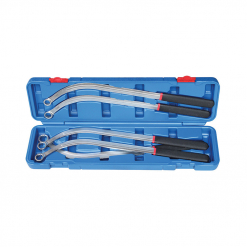 Werkzeuge – Qualität für Profis **Condor Keilrippenriemen-Spannschlüssel-Satz** im blauen Kunststoffkoffer enthält fünf gebogene Doppelschlüssel mit schwarzen Griffen. Dieses Set ist ideal für Profis und Heimwerker, die Qualitätswerkzeuge suchen. Es deckt die Größen von 13 bis 19 mm ab und hat eine Länge von 460 mm. Jetzt kaufen