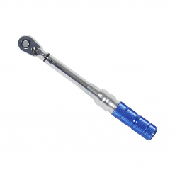 Werkzeuge – Qualität für Profis Der Condor Drehmomentschlüssel mit silbernem Schaft passt perfekt zu jedem Akkuschrauber-Set und bietet Präzision und Stil für engagierte Heimwerker. Jetzt kaufen