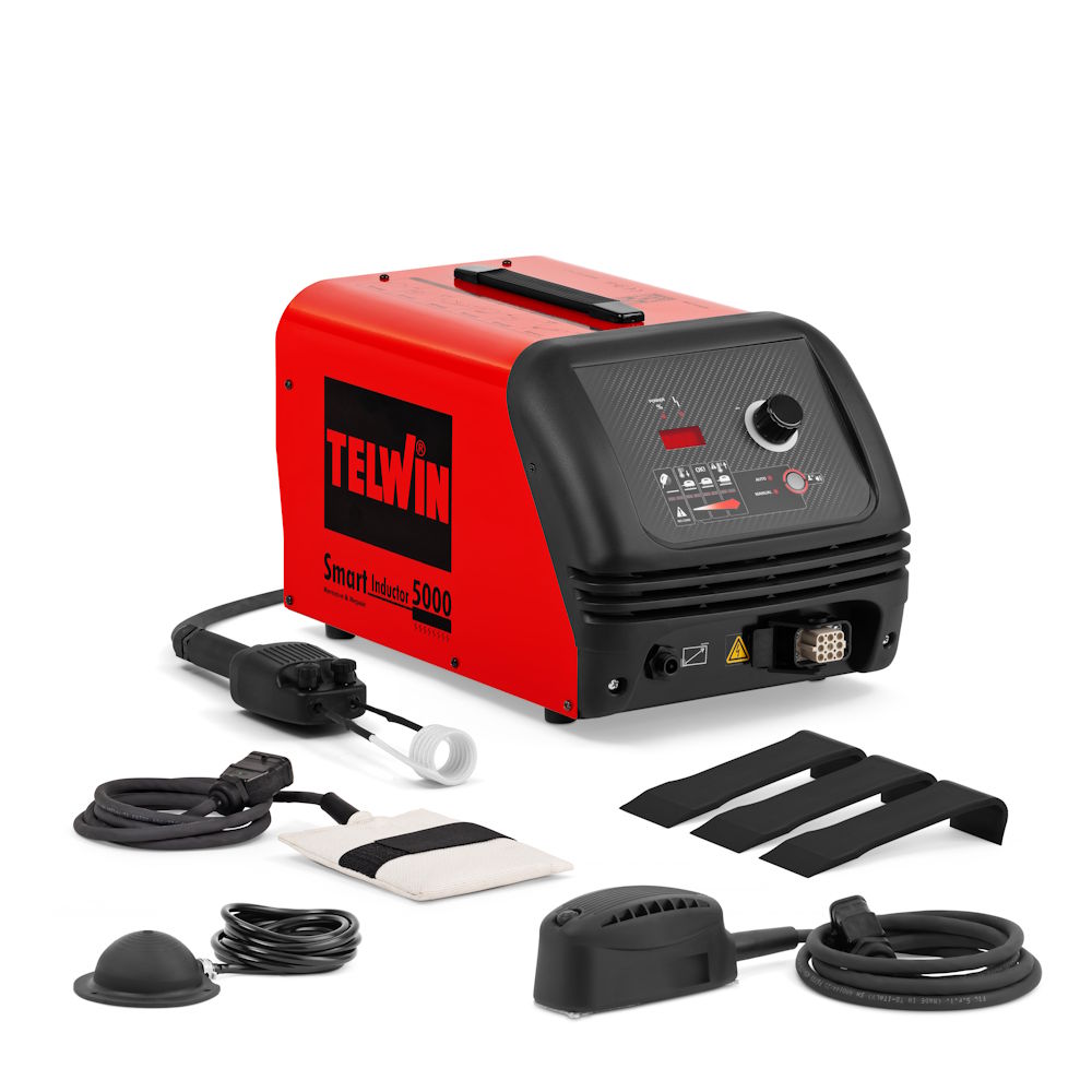 Werkzeuge – Qualität für Profis Der TELWIN SMART INDUCTOR 5000 200-240V CLASSIC+ACC ist ein rot-schwarzer Induktionsheizer mit Zubehör wie Kabeln, Stecker und Anschlüssen, alles auf weißem Hintergrund. Jetzt kaufen