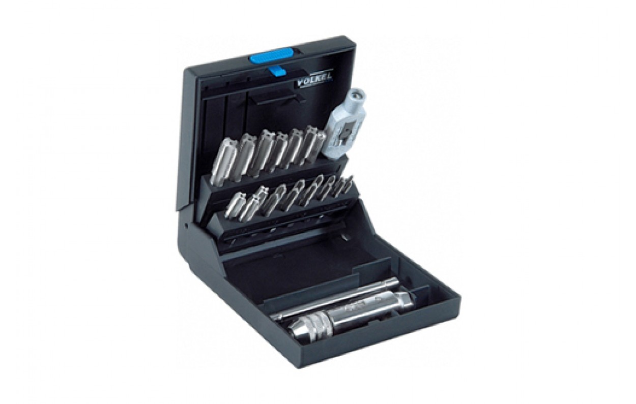 Werkzeuge – Qualität für Profis Das VÖLKEL-Handgewindebohrer-Sortiment LINKS, HSS-G, DIN 352, beinhaltet Gewindeschneidwerkzeuge in den Größen M 3-12, zweireihig angeordnet in einer offenen schwarzen Box mit kleinem blauen Verschluss. Jetzt kaufen