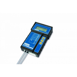 Werkzeuge – Qualität für Profis Das Durchflussmessgerät DFG 200 bietet digitale Druckmessung und -anzeige mit blauem Bildschirm und gelben Tasten. Es verfügt über eine Raster- und Zahlenanzeige sowie eine angeschlossene Sonde an der Unterseite und ist damit ideal für Profis, die Profi-Werkzeuge für Präzisionsaufgaben kaufen möchten. Jetzt kaufen