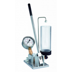 Werkzeuge – Qualität für Profis Das Einspritzdüsen-Testgerät 600 bar (Diesel/Benzin) - DET 062 mit Manometer, Bediengriff und transparentem Zylinder auf einem Metallsockel ist perfekt für alle, die Werkzeuge für professionelle Anwendungen kaufen möchten. Jetzt kaufen