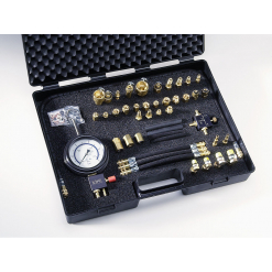 Werkzeuge – Qualität für Profis Offener schwarzer Koffer mit dem Systemdruck-Prüfgerät für Einspritzanlagen und 30 Adaptern, sortiert in Schaumstofffächern, ideal für alle, die professionelles Werkzeug kaufen möchten. Jetzt kaufen