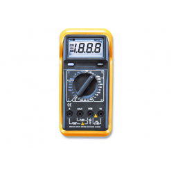 Werkzeuge – Qualität für Profis Das digitale Multimeter für Profiwender Schutzklasse II nach 1010-1 - MT 07 wird mit einer gelben Schutzhülle geliefert und zeigt auf dem Bildschirm einen Messwert von 1,8,8,8 an. Es ist die ideale Wahl für alle, die ihr Toolkit mit Profi-Werkzeugen erweitern möchten, da es verschiedene Knöpfe und Anschlüsse für die präzise Messung elektrischer Werte bietet. Jetzt kaufen