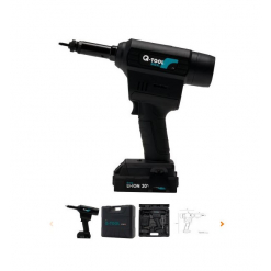Werkzeuge – Qualität für Profis Das elegante Q-Tool® Akku-Blindnietmuttergerät Q-Tool® N12XL SET, das auf weißem Hintergrund präsentiert wird, ist mit einem leistungsstarken 20-V-Lithium-Ionen-Akku und vielseitigen Aufsätzen ausgestattet. Es ist ideal für Heimwerkerprojekte als Teil eines Akkuschrauber-Sets oder wenn Sie bereit sind, Werkzeug für Ihren Heimwerkzeugkasten zu kaufen. Jetzt kaufen