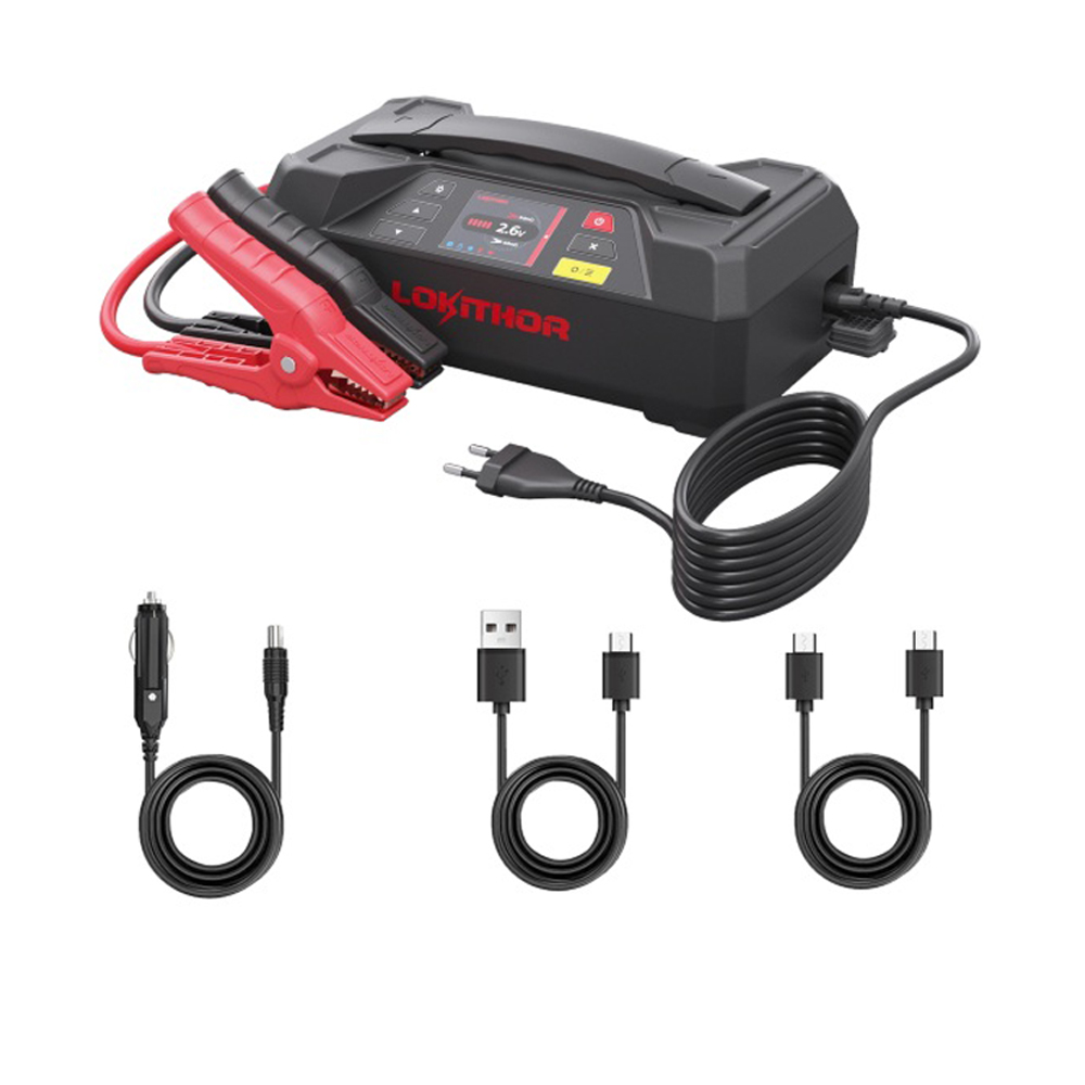 Werkzeuge – Qualität für Profis Abgebildet ist ein schwarzer Lokithor JTC4250 "THE ONE" Batterie-Starter-Lader-Tester mit App Anbindung mit angeschlossenen Überbrückungskabeln, einem Netzkabel und vier zusätzlichen Ladekabeln mit verschiedenen Anschlüssen. Jetzt kaufen