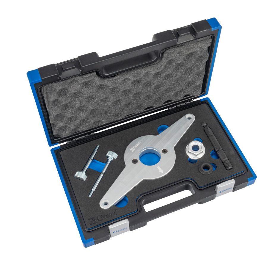 Werkzeuge – Qualität für Profis Ein schwarz-blauer Koffer mit Kfz-Werkzeugen aus Metall - Rundplatte, Schrauben und Schaumstoffeinlage für jedes Teil - aus dem Condor Motoreinstell-Werkzeug-Satz, VAG 1.8 + 2.0 L TFSI / TSI (Kopie). Jetzt kaufen