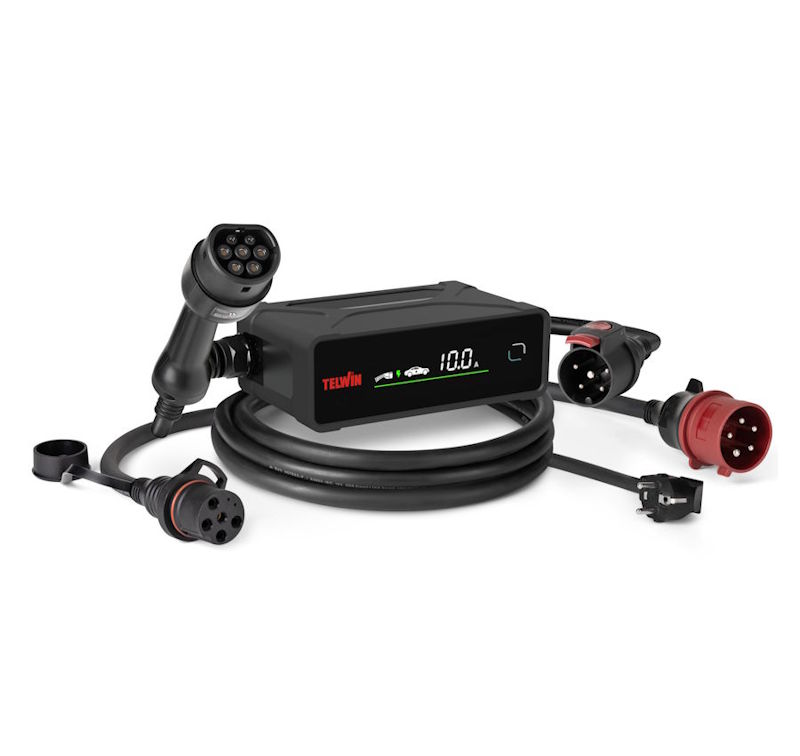 Werkzeuge – Qualität für Profis Die TELWIN MASTERCHARGE FLEX 22 ist eine schwarze elektronische Ladestation für Elektrofahrzeuge mit angeschlossenen Kabeln, Steckern, digitaler Ladestatusanzeige und dem Markennamen TELWIN. Jetzt kaufen