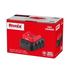 Werkzeuge – Qualität für Profis Rotes und schwarzes Ronix-Schnellladegerät in der Verpackung, auf der Produktdetails wie Ausgangs- und Eingangsleistung sowie die Modellnummer 8692 für Li-Ionen-Akkuwerkzeuge angegeben sind. Jetzt kaufen